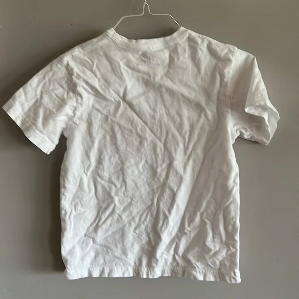 White tee shirt
